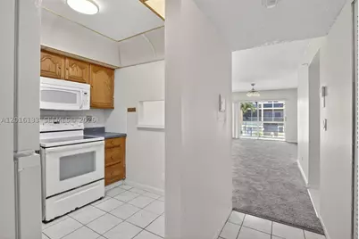 3048 E Sunrise Lakes #220, Sunrise, FL 33322 - Photo 6
