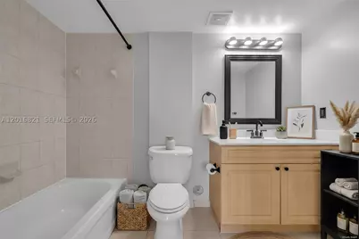 102 SW 6th #201, Miami, FL 33130 - Photo 4