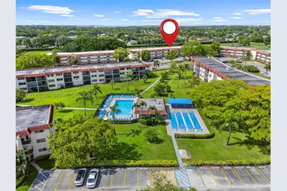 9820 S Hollybrook Lake #208, Pembroke Pines, FL 33025 - Photo 32