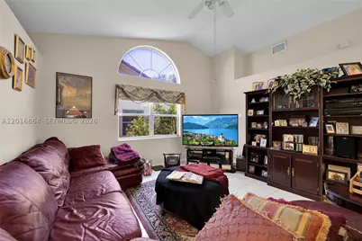 701 SW 93rd, Pembroke Pines, FL 33025 - Photo 16