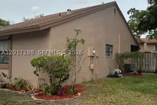 19 Chestnut, Cooper City, FL 33026 - Photo 2