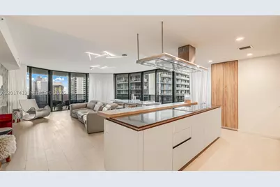 1000 Brickell #3002, Miami, FL 33131 - Photo 12