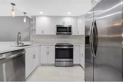 7100 NW 17th #305, Plantation, FL 33313 - Photo 4