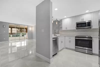 7100 NW 17th #305, Plantation, FL 33313 - Photo 2