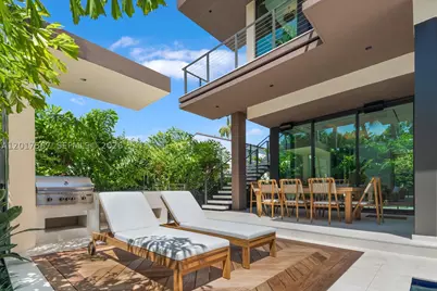 3045 N Bay, Miami Beach, FL 33140 - Photo 18