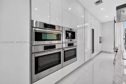 88 SW 7th #PH4202, Miami, FL 33130 - Photo 14