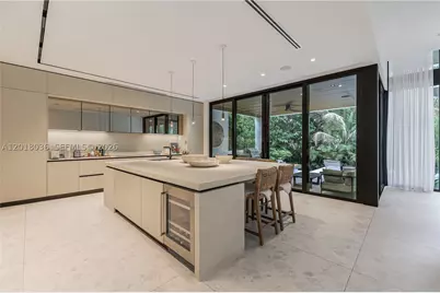 1092 N Venetian, Miami, FL 33139 - Photo 4