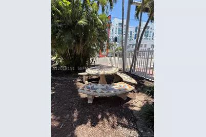 7710 Harding #1, Miami Beach, FL 33141 - Photo 6