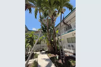 7710 Harding #1, Miami Beach, FL 33141 - Photo 4