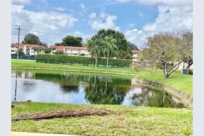 365 SW 86th #203, Pembroke Pines, FL 33025 - Photo 10