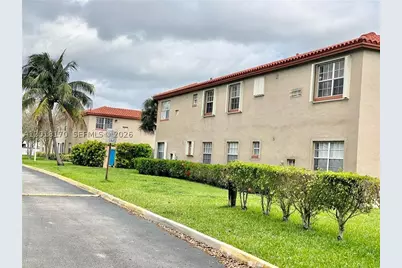 365 SW 86th #203, Pembroke Pines, FL 33025 - Photo 8