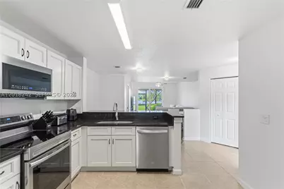 4065 Crystal Lake, Deerfield Beach, FL 33064 - Photo 6