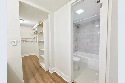450 Commodore #214, Plantation, FL 33325 - Photo 4