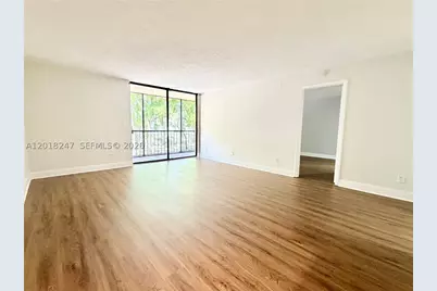 450 Commodore #214, Plantation, FL 33325 - Photo 1