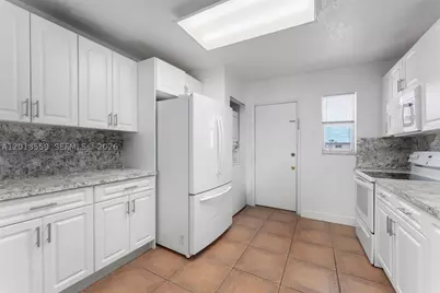 1950 W 54th #406, Hialeah, FL 33012 - Photo 2