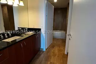 300 S Biscayne, Miami, FL 33131 - Photo 16