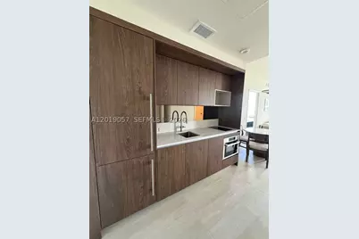 1611 SW 2nd #911, Miami, FL 33129 - Photo 2