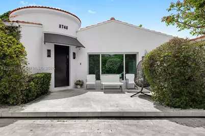 3748 Prairie, Miami Beach, FL 33140 - Photo 2