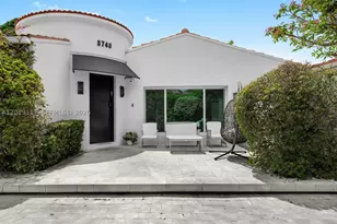 3748 Prairie, Miami Beach, FL 33140 - Photo 2