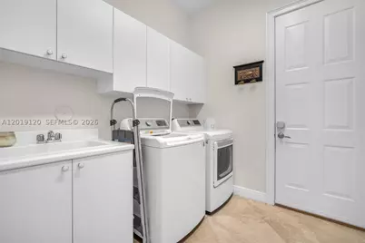 1480 Windjammer #., Hollywood, FL 33019 - Photo 18