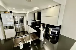 555 NE 15th, Miami, FL 33132 - Photo 4