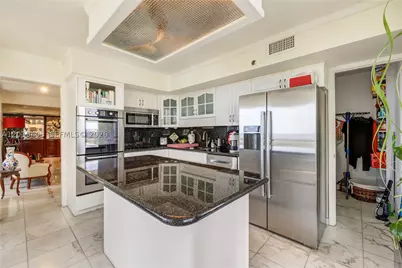2843 S Bayshore #11F, Miami, FL 33133 - Photo 12