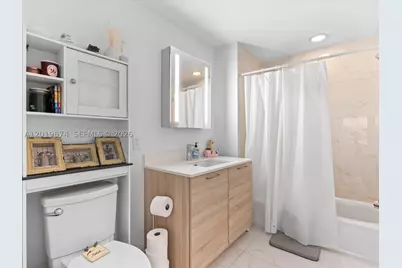 16385 Biscayne #3103, North Miami Beach, FL 33160 - Photo 32