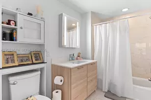 16385 Biscayne, North Miami Beach, FL 33160 - Photo 32