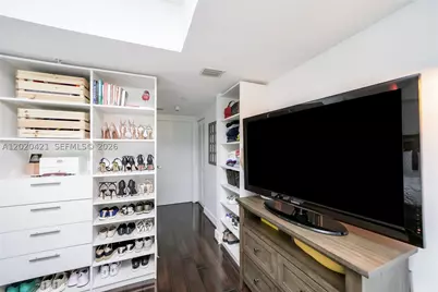 41 SE 5th #704, Miami, FL 33131 - Photo 18