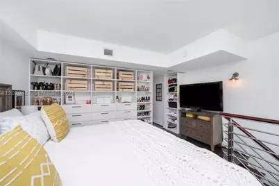 41 SE 5th #704, Miami, FL 33131 - Photo 16