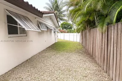 661 SW 67th, Pembroke Pines, FL 33023 - Photo 6