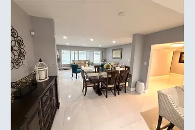 661 SW 67th, Pembroke Pines, FL 33023 - Photo 16