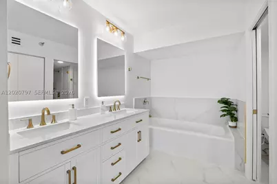 19101 NE 36th #402, Aventura, FL 33180 - Photo 18