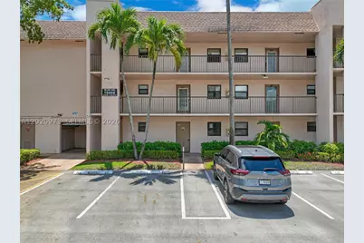 10466 Sunrise Lakes #107, Sunrise, FL 33322 - Photo 2