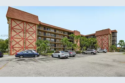 6575 W 4th #507, Hialeah, FL 33012 - Photo 2