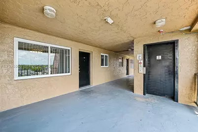 6575 W 4th #507, Hialeah, FL 33012 - Photo 4