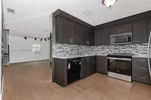 850 NW 98th, Plantation, FL 33324 - Photo 10