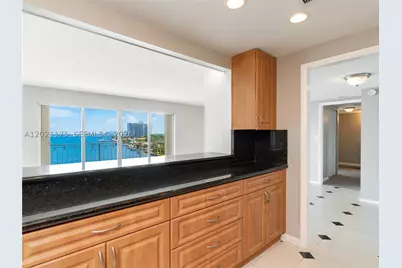 11111 Biscayne #912, Miami, FL 33181 - Photo 4