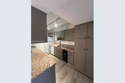 1100 NE 9th #305, Fort Lauderdale, FL 33304 - Photo 10