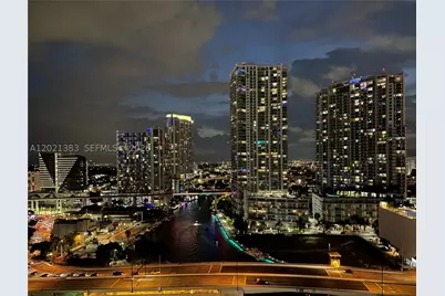 31 SE 5th #2307, Miami, FL 33131 - Photo 2