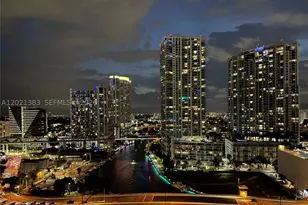 31 SE 5th, Miami, FL 33131 - Photo 2