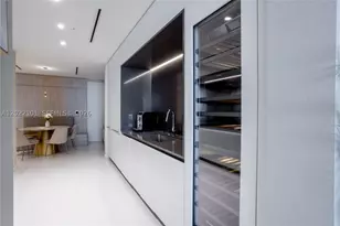 300 Biscayne Blvd, Miami, FL 33131 - Photo 18