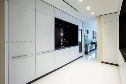 300 Biscayne Boulevard #2203C, Miami, FL 33131 - Photo 14