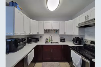 6930 SW 12th, Pembroke Pines, FL 33023 - Photo 6