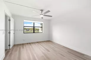 10130 Sunrise Lakes, Sunrise, FL 33322 - Photo 10