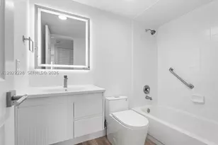 10130 Sunrise Lakes, Sunrise, FL 33322 - Photo 16