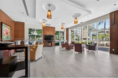 31 SE 5th #203, Miami, FL 33131 - Photo 36