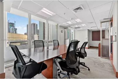 31 SE 5th #203, Miami, FL 33131 - Photo 66
