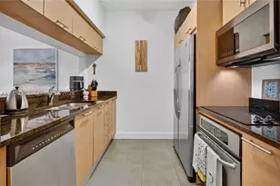 31 SE 5th, Miami, FL 33131 - Photo 6