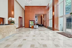 31 SE 5th, Miami, FL 33131 - Photo 32
